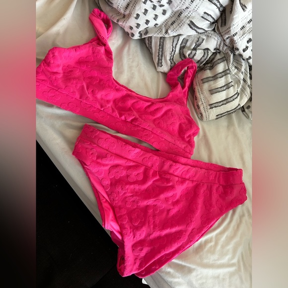 Hot Pink Bikini ♥️ - Picture 2 of 4